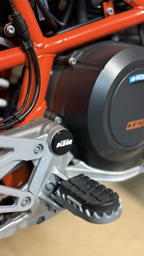 Tappo forcellone ktm - 690, smc